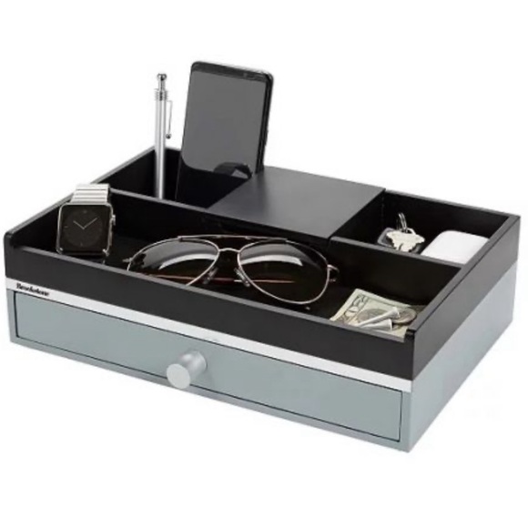 Brookstone Other - Brookstone Men's Valet Organize All your valuable essentials Soft lined New